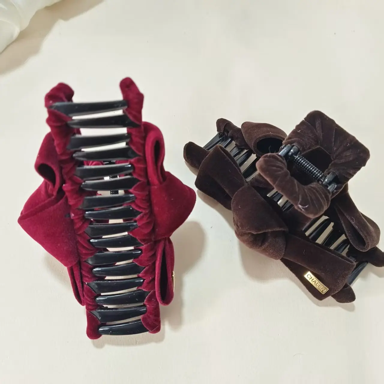 Retro Velvet Bow Hair Claw Korean Style Versatile Solid Color Disc Shark Clip Back of The Head Ponytail Holder Hair Accessories