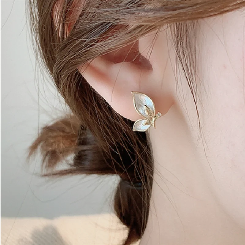 Beautiful Butterfly Earring New Fashion Golden Rimmed Butterflies Stud Earrings for Women Party Jewerly 2026 Birthday Gift
