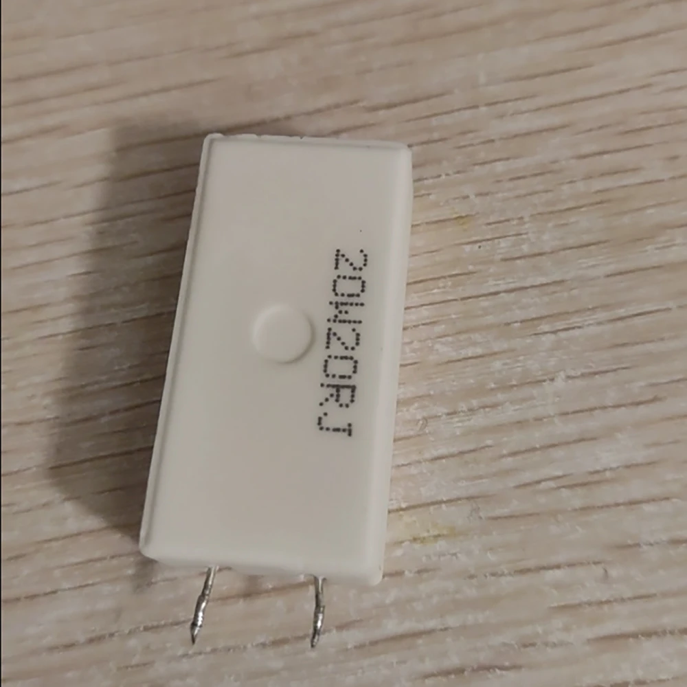 10pcs 10W 15W 20W ±5% Cement Resistor Vertical 0.1R 5R-300R 3.3K 3.9K 4.7K 8.2K 10~300K Power Resistance