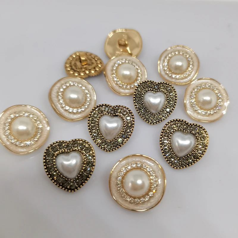 18MM Vintage Pearl Heart Buttons Of Clothing Wholesale Luxury Rhinestone Decor Button For Women Dress Sewing Notions Apparel DIY