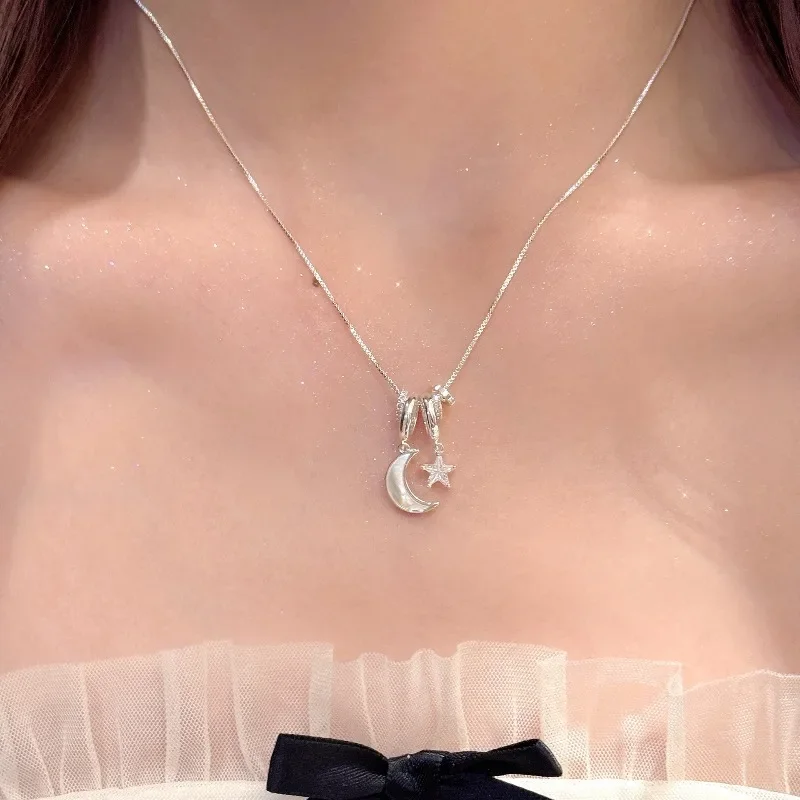 

Star Moon Necklace Women's Fashion Exquisite Moon Pendant Natural Shell Simple Clavicle Chain Versatile Necklace