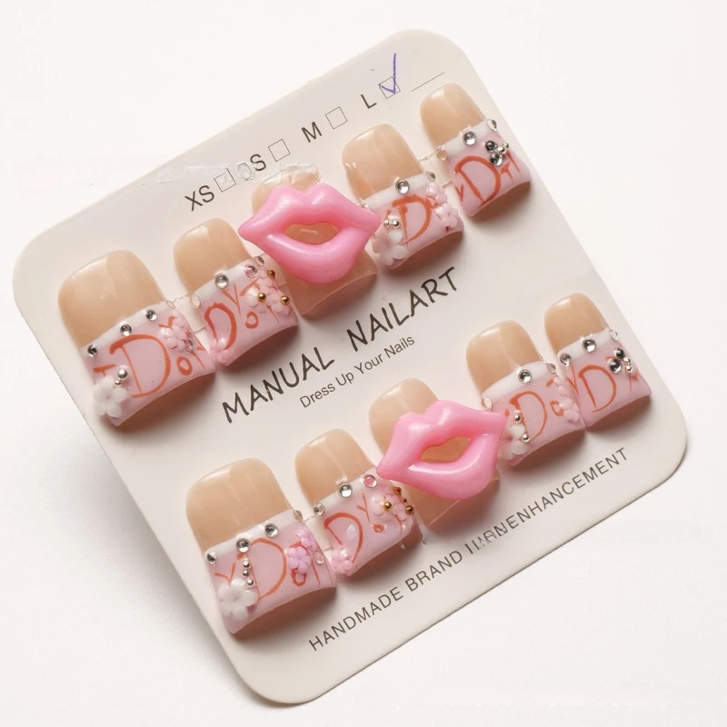 10個入り ショートダックビルプレスオンネイル 3Dピンクリップレターつけ爪 Y2Kラインストーンデコレーション ハンドメイドネイル スパイシーガール向け