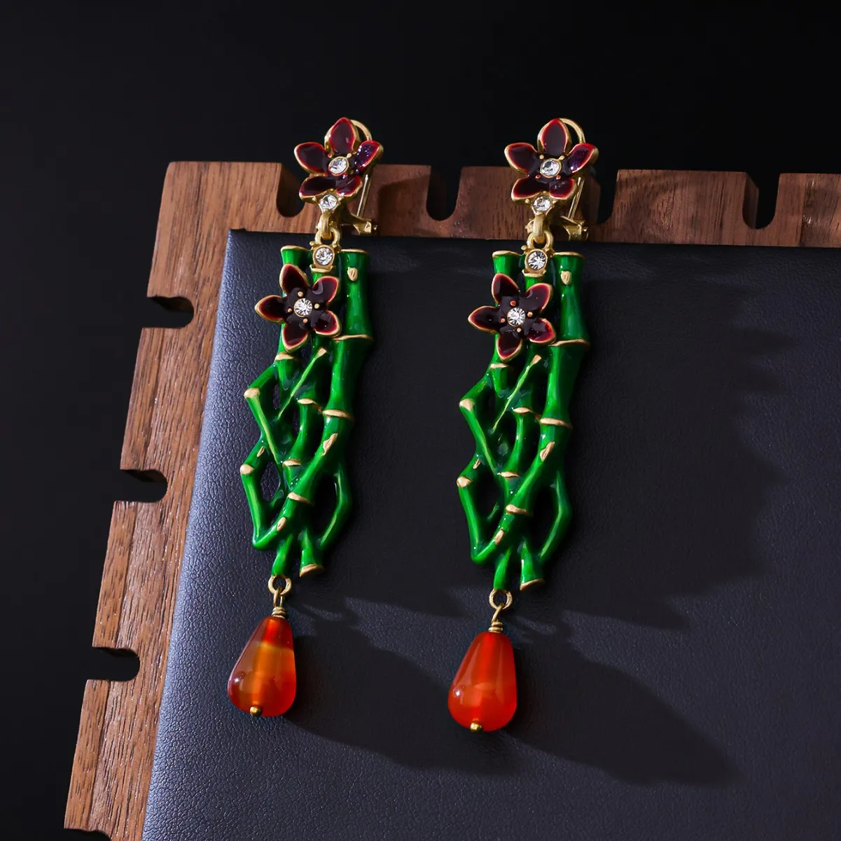 

European medieval flower bamboo earrings Creative diamond-encrusted natural turquoise stud earrings