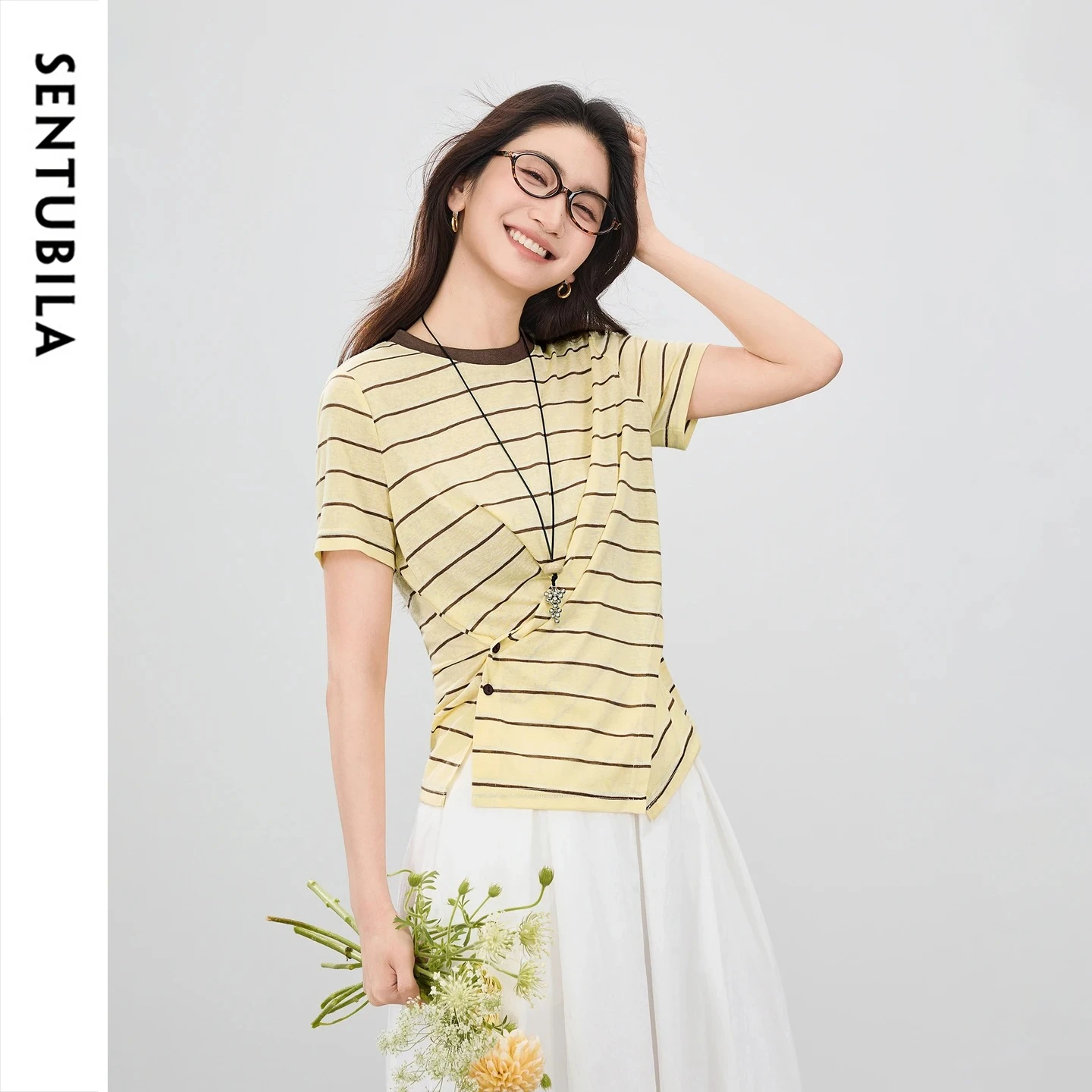 SENTUBILA Contrast Color Striped Crew Neck Knit Top Women 2026 Summer Fashion Twist-Front Slit Button Short Sleeve Tee Q62TC7208