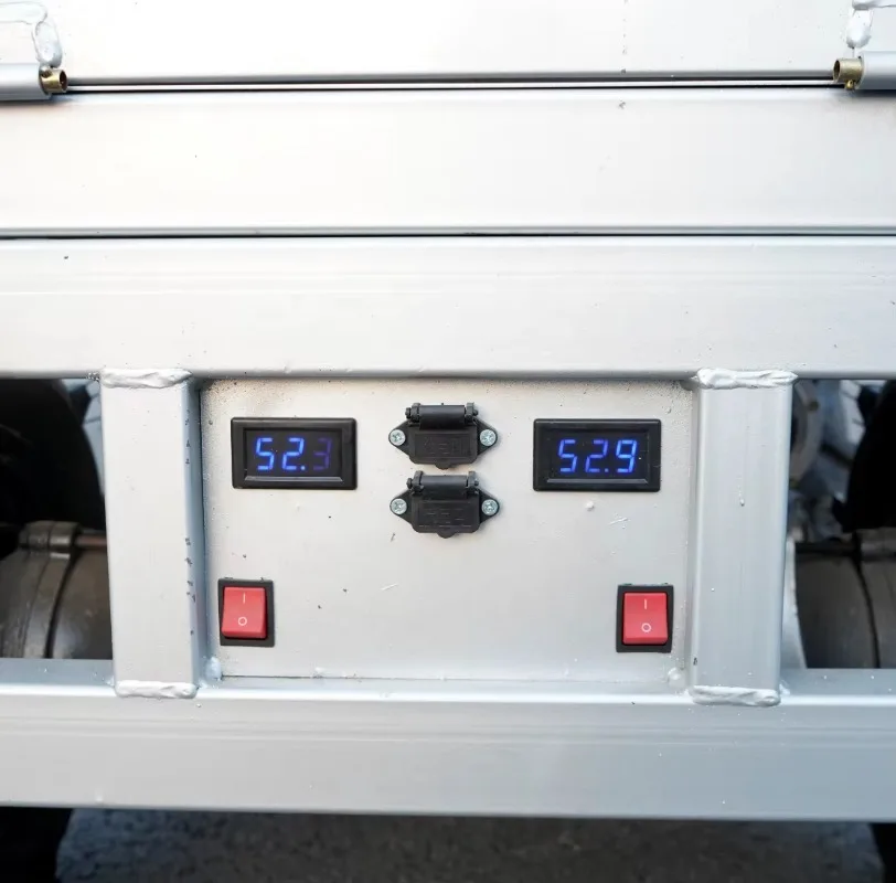 【Popular】 Véhicule de Transport 4X4 télécommandé industriel d'ingénierie de conception modulaire d'expédition DDP avec batterie