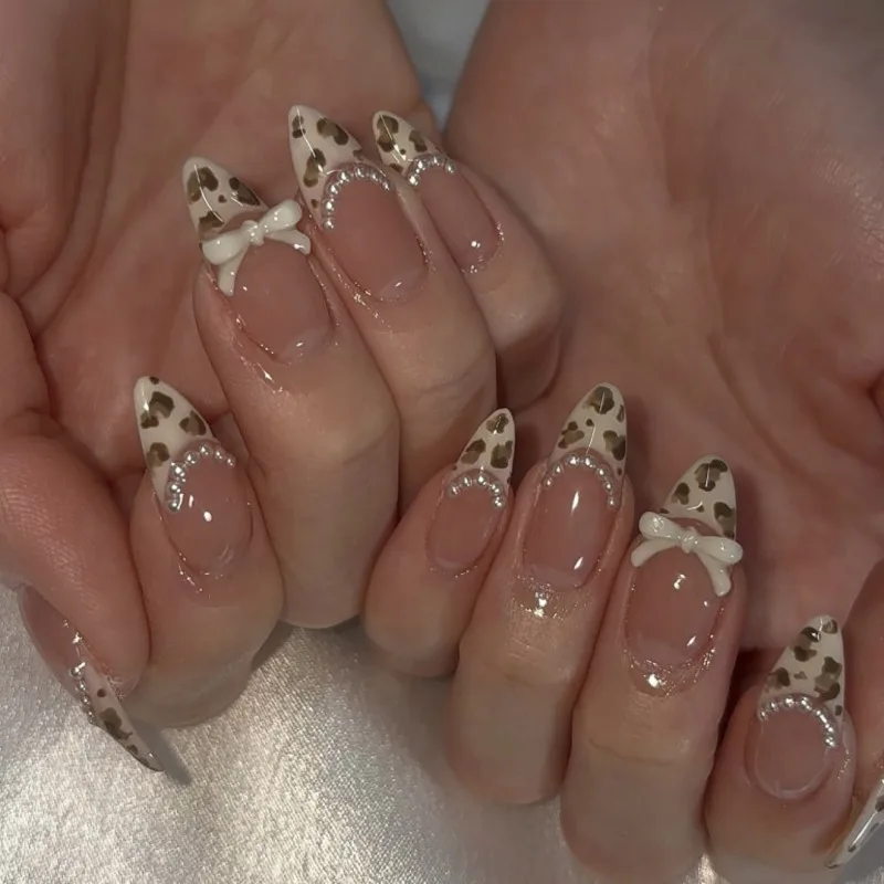 

24Pcs Fake Nail Almond French Leopard Print Short Style with Pearl Bow Press-On Nail Tips Perfect for Gift to Women and Friends