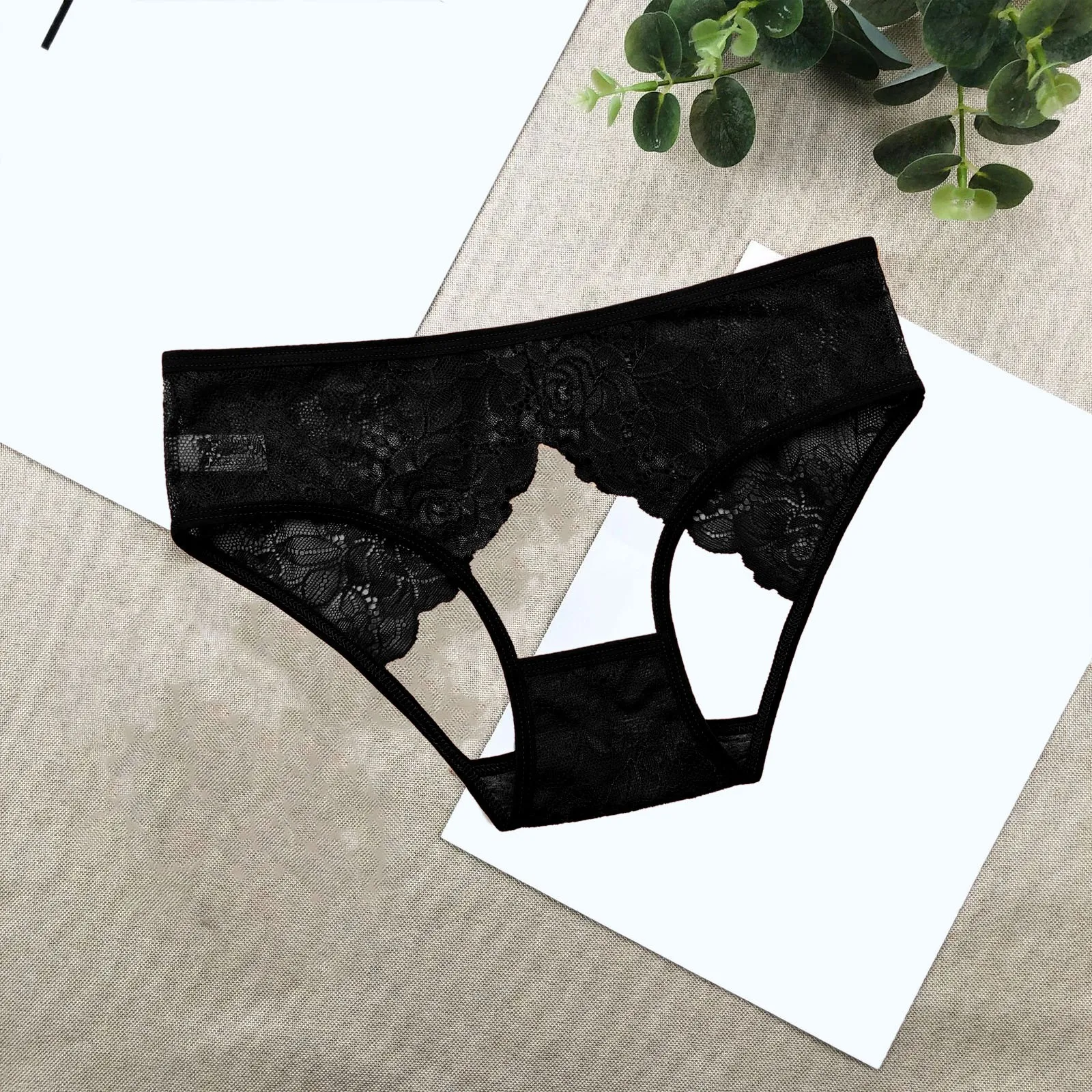 Top Selling Sexy Lingerie Panties For Women Plus Size Breathable Lace Hollow Out Brief Panties Thongs Ropa Interior Femenina