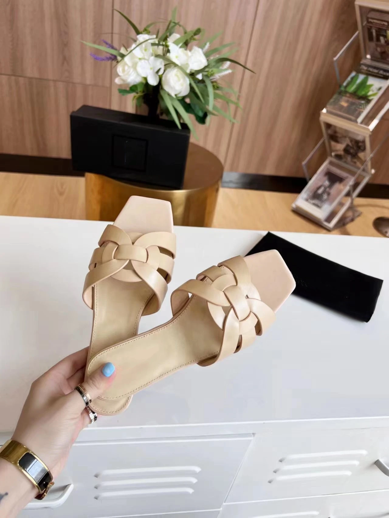 New Women\'s Fashion Leather Slippers Brand Design Luxury Women\'s Shoes Elegant Party Shoes Beach Shoes Home Shoes Dating Shoes