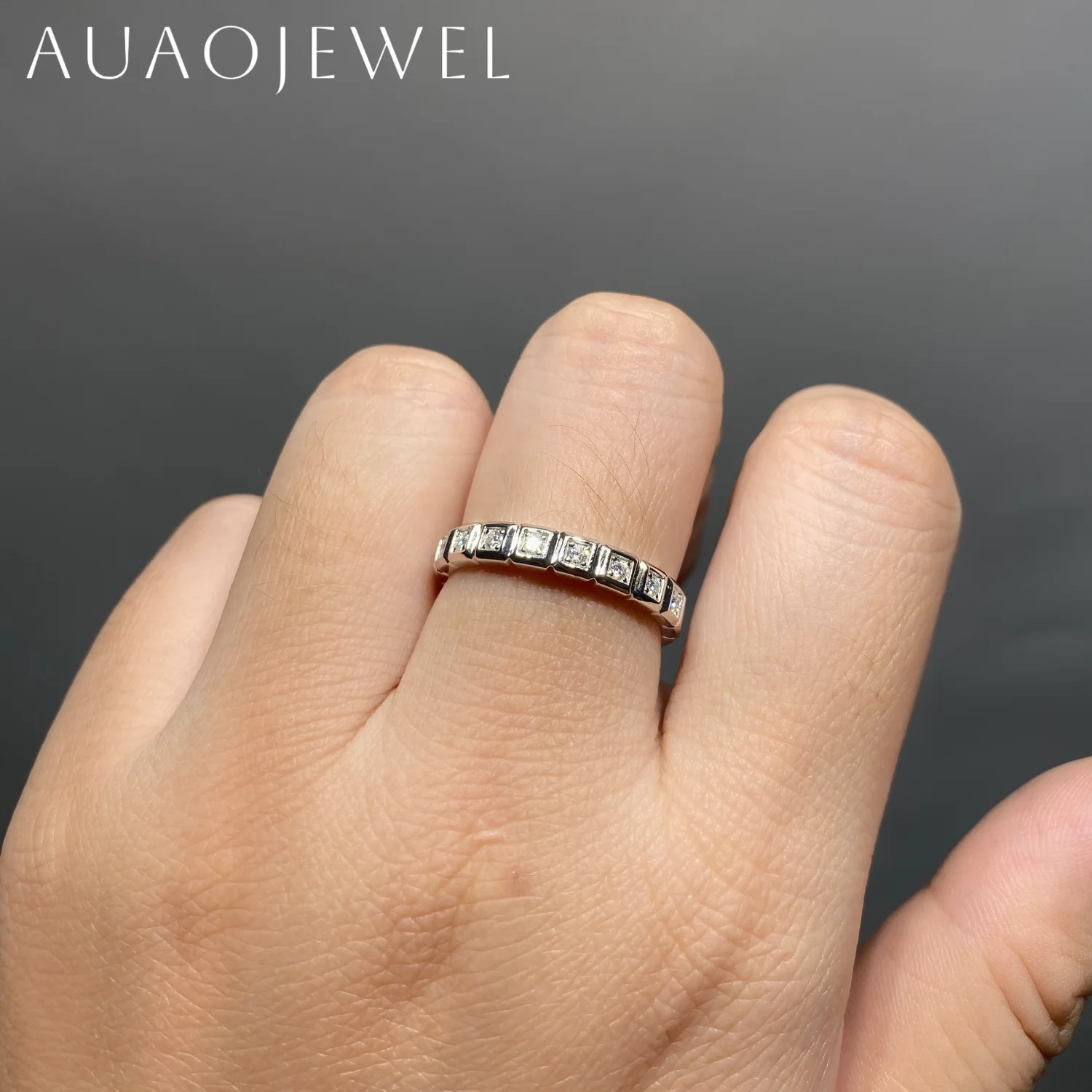 

AUAOJEWEL 2.7mm Ring Band 925 Silver Moissanite 2.5*2.5mm Princess Cut Stones for Woman Wedding bands Jewelry