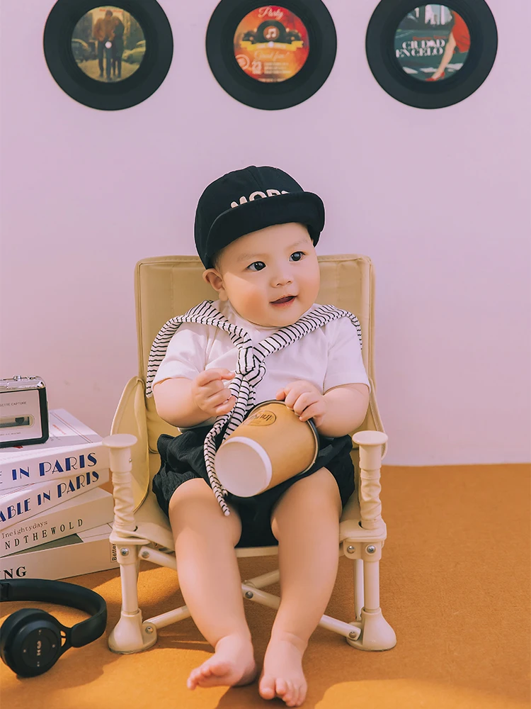 

100 Days Baby Photography Outfit Short Sleeve Shorts Hip Hop Baseball Cap Clothes Set Headphones Cd Photoshoot Props Accessories