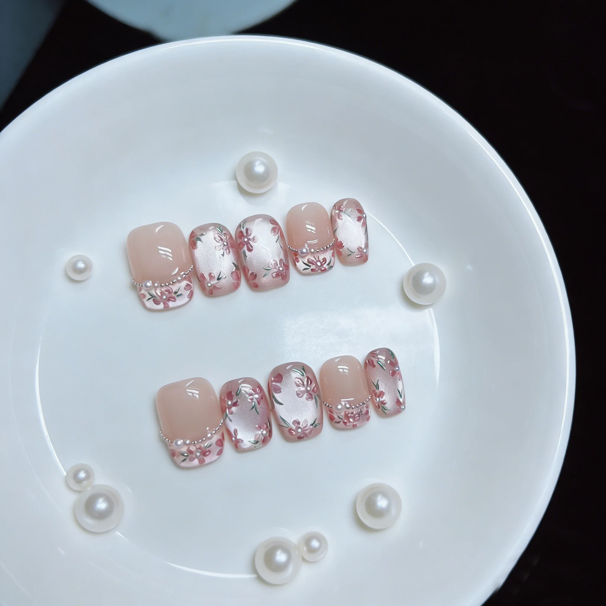 10Pcs Floral French Handmade Nails Flashy Elegant Cat's Eye Press on Nail Short Square Full Coverage Nail Tips for Women&Girl