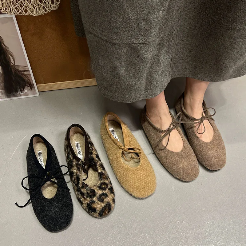 

New In Autumn Winter Women Flats Slip On Shoes Fashion Plush Female Round Toe Footwear Ladies Flats With Fur Warm Shoes