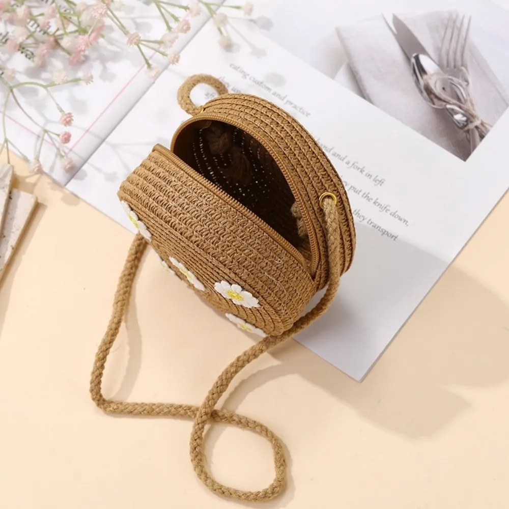 Fashion Small Daisy Straw Bag Woven Round Shape Crossbody Bag Handmade Shoulder Bag for Children Girls