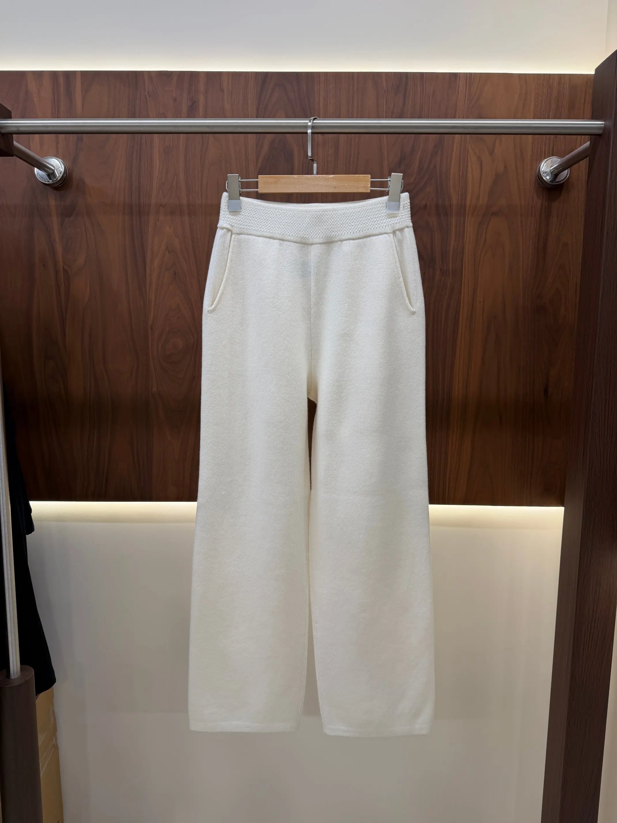 New Autumn/Winter High-Quality Fashionable Casual Wool And Cashmere Elastic Waist Straight Leg Knitted Trousers For Women (2026)