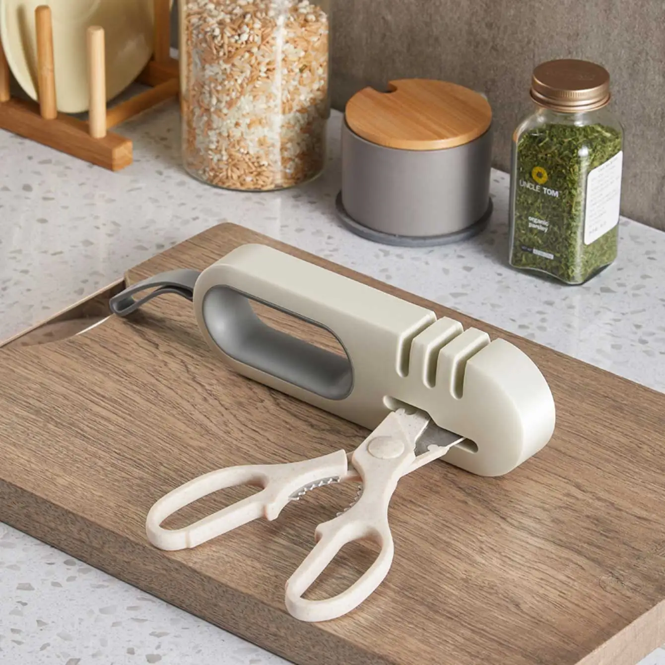 1 Portable Multifunctional Knife Sharpener - Featuring a Convenient Design and Safe Ergonomic Handle, with a Non Slip Base That