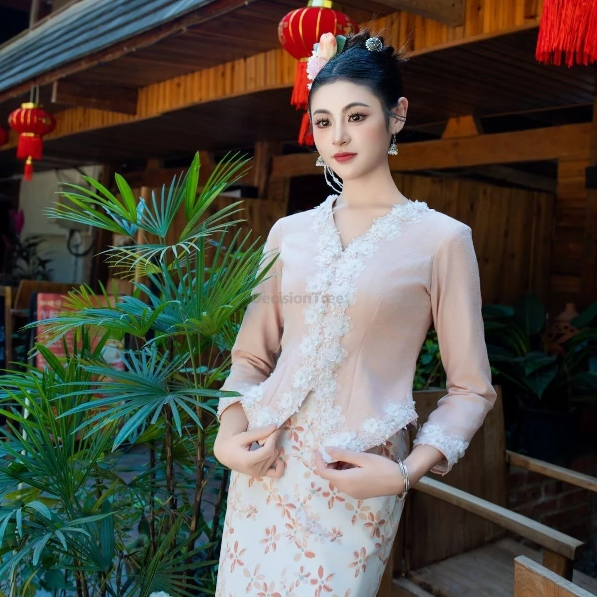 2025-southeast-asian-style-travel thailand-clothing-temperament-design-sense-ethnic-style-clothes-elegant-photography-outfit