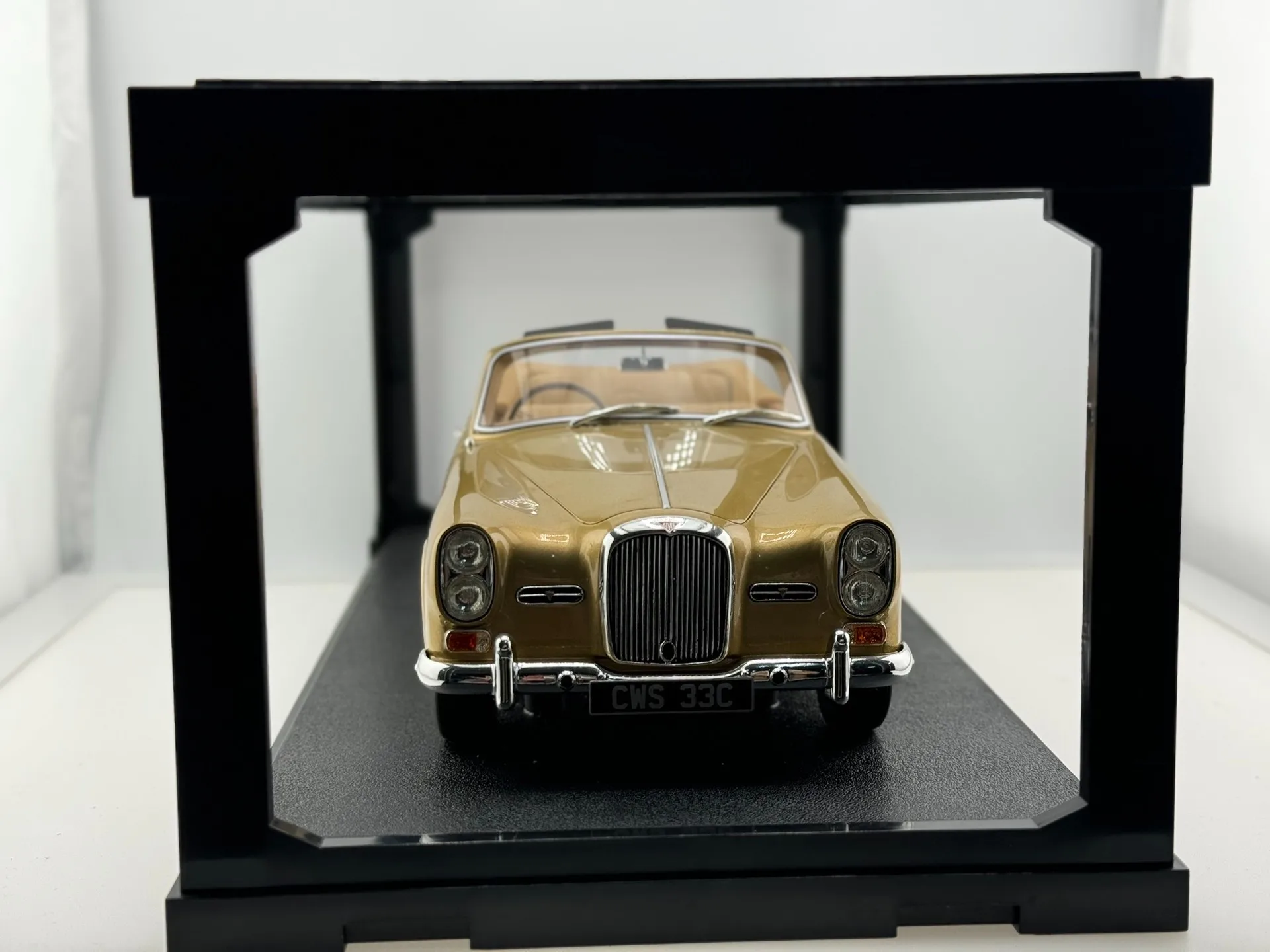 Vecchia scatola pressofusa CULT scala 1/18 oro metallizzato Alvis Te21 DHC 1963-1966 modello di auto giocattolo da collezione regalo souvenir display ornamento