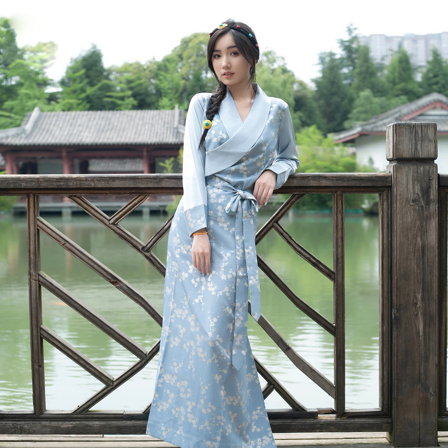 

Himalayas Nepalese Bhutanese Tibetan Clothing Summer Fashion Women Ethnic Fit Silk Floss Long Dress Lhasa Trend Dance Robe TP086