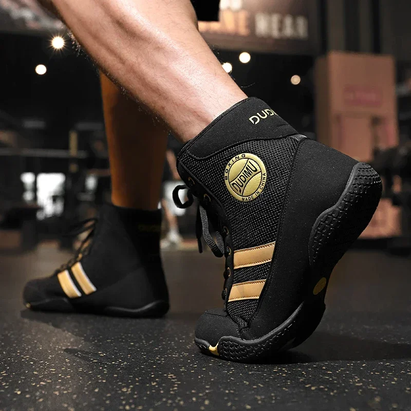 Nowe fajne buty bokserskie męskie i damskie buty treningowe olśniewające lekkie buty sportowe buty Fitness gumowe buty bokserskie