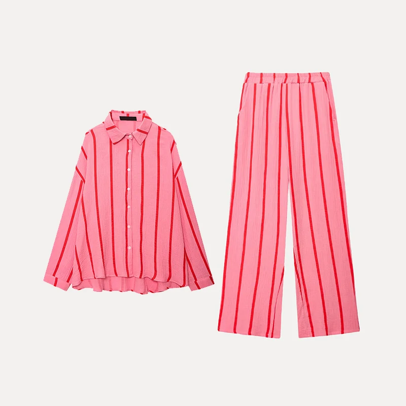 طقم نسائي صيفي جديد لعام 2025، قميص فضفاض مخطط من القطن الفقاعي مع بنطلون واسع الساق، تصميم عصري بأكمام طويلة وياقة بولو وأزرار