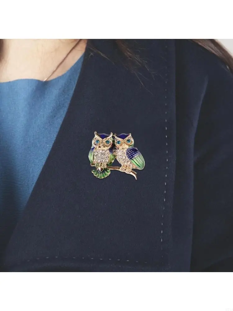Owl Brooch With Rhinestones Elegant Sparkling Stones Animal Pin Versatile Clothing Accessory For Daily Wear C71A