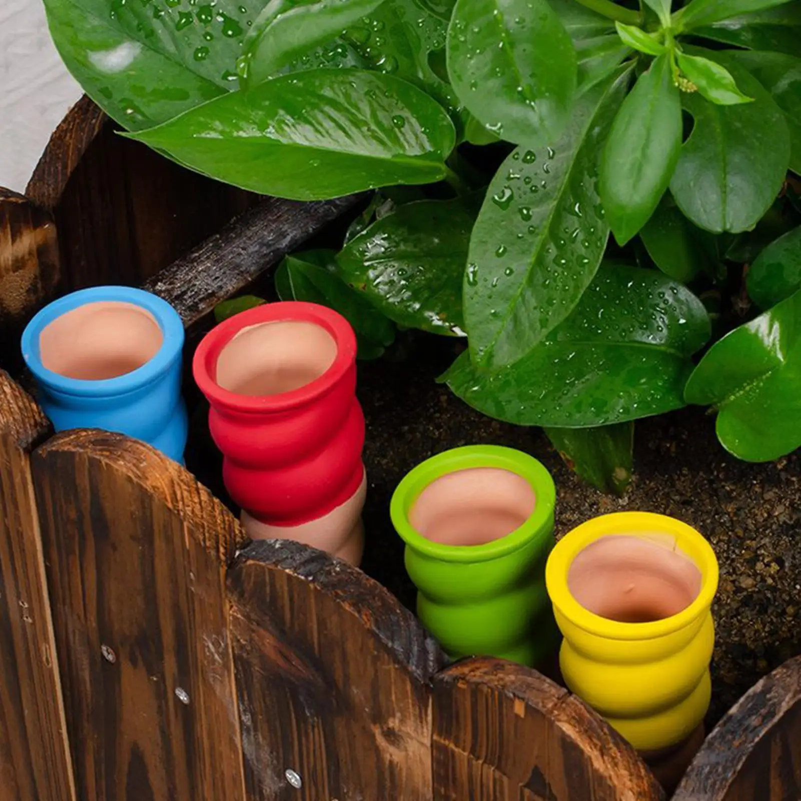 

Automatic Watering Spikes Self Dripping Irrigation Plant Spikes Gardening Irrigation System 4 Pieces Houseplants Waterer Devices