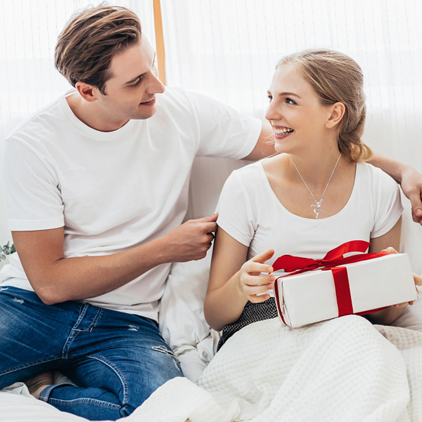 

Rhinestone Necklace for Women Minimalist Dangle Drop Chain Choker Elegant Neck Jewelry Statement Jewelry Gift Chain for Women