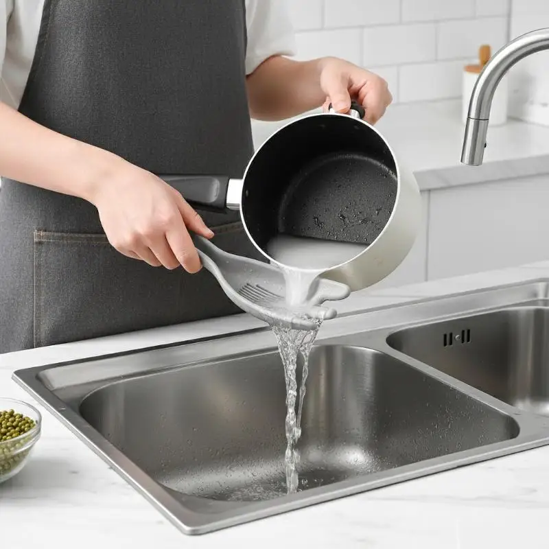 Innovative Silicone Rice Sieve Spoon with Efficient Drainage Feature for Kitchens