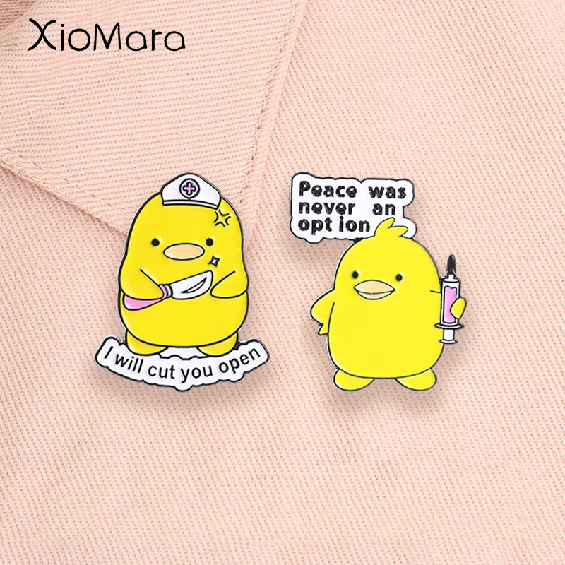 Funny Medical Animal Duck Enamel Pins Nurse Syringe Scalpel I Will Cut You Open Brooches Lapel Badge Jewelry Gift for Doctor