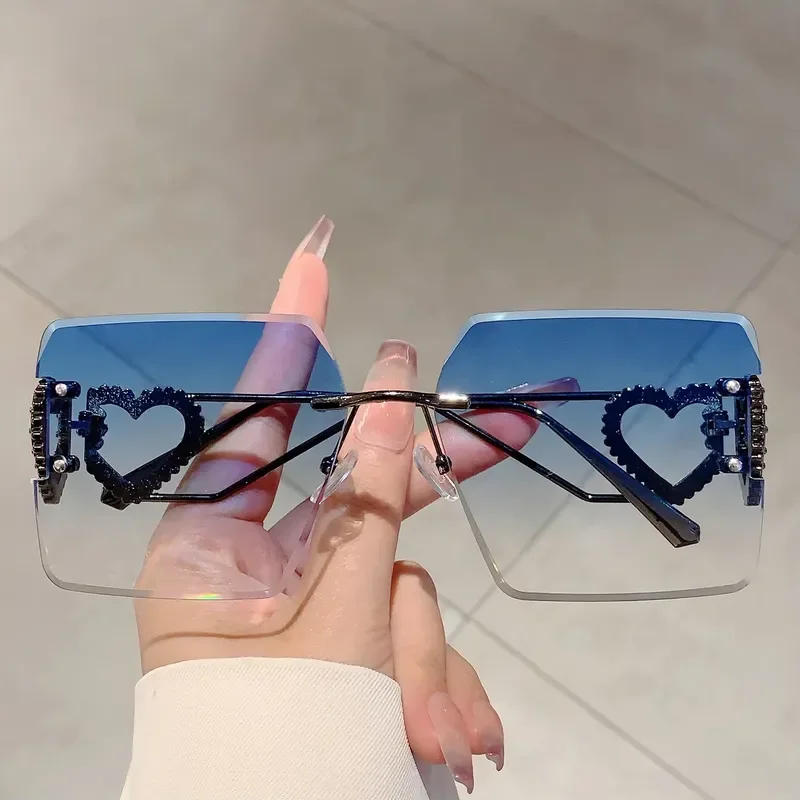 KAMMPT - Gafas de Sol de Diseño con Cadena en Forma de Corazón, Estilo Retro, Tendencia de Marca, Decoración Metálica de Lujo para Mujer