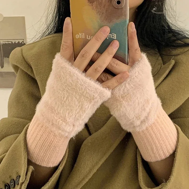 1PC- 秋と冬の女性用の暖かく耐寒性のあるハーフフィンガーグローブ、多用途で豪華でかわいいオフィスハーフフィンガーグローブ