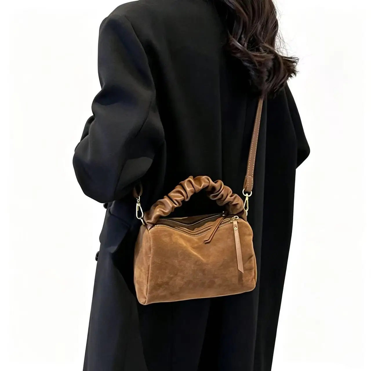 Women's Suede Solid Color Small Square Bag 2026 Autumn and Winter New Fashion Versatile Pillow Bag Large Capacity Commuter Shoulder Crossbody Bag