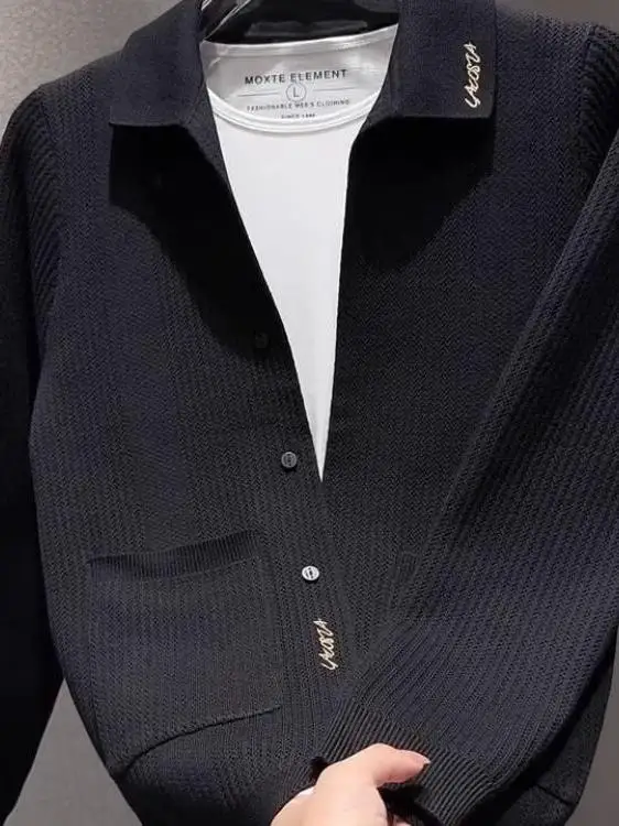 

Корейский вязаный кардиган Slim Fit для мужчин: модный, универсальный, с воротником, молодежный, с вышивкой, из мягкого полиэфирного волокна