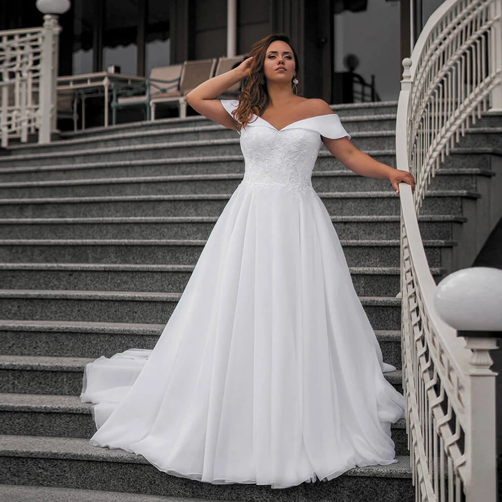 

2021 Plus Size Wedding Dress Modest Off The Shoulder V Neck Appliques Zip Up Sexy A Line Long Bridal Dresses