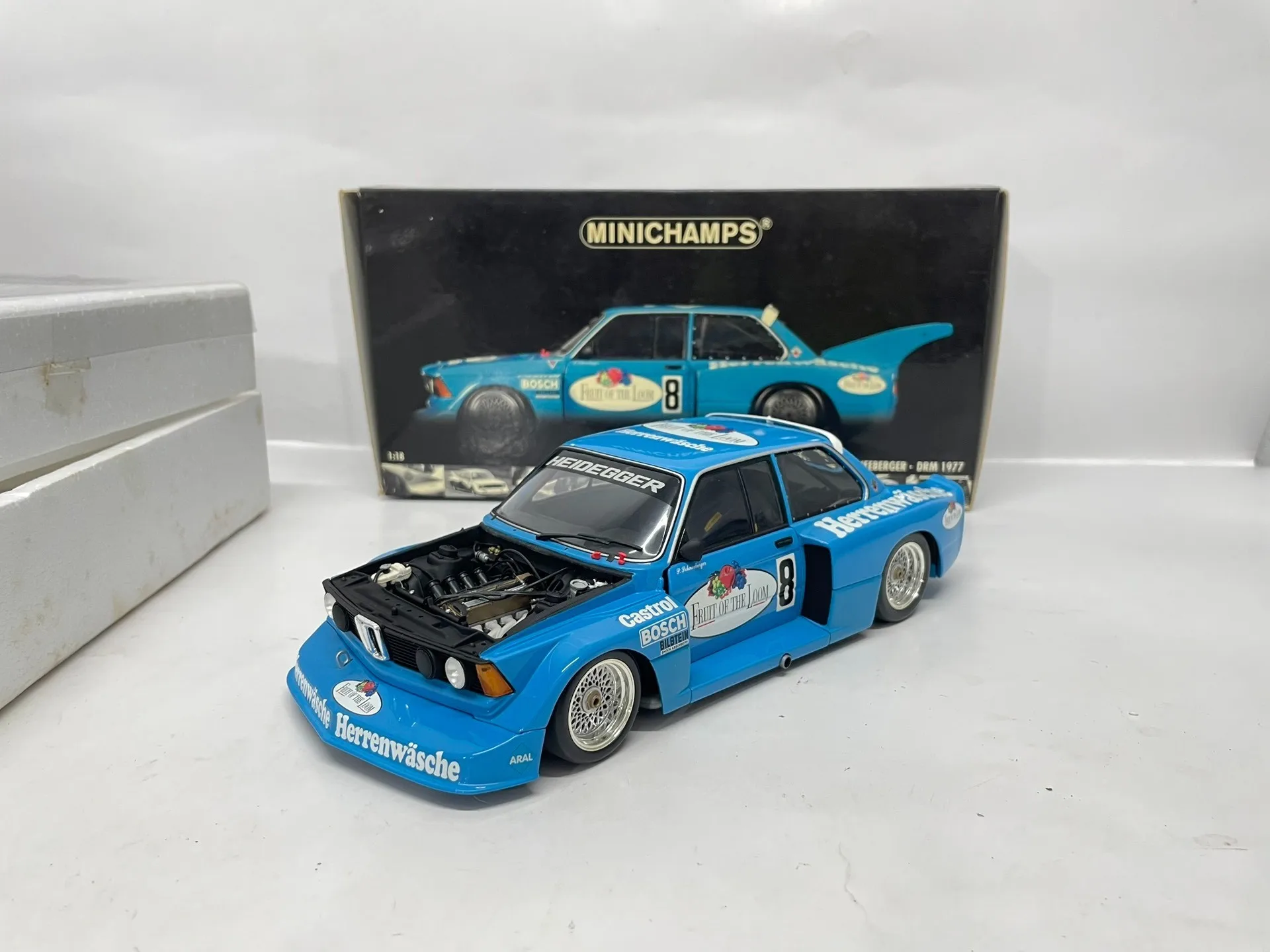 

Minichamps 1:18 320i 1977 #8 Simulation Limited Edition All Open Alloy Metal Static Car Model Toy Gift
