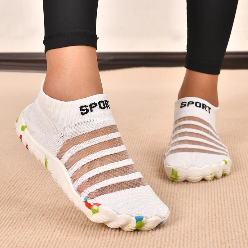 

2025 Sports Water Sneakers Surf Upstream Light Quick-Drying Beach Water Shoes Unisex Swimming Aqua Seaside Barefoot Slippers