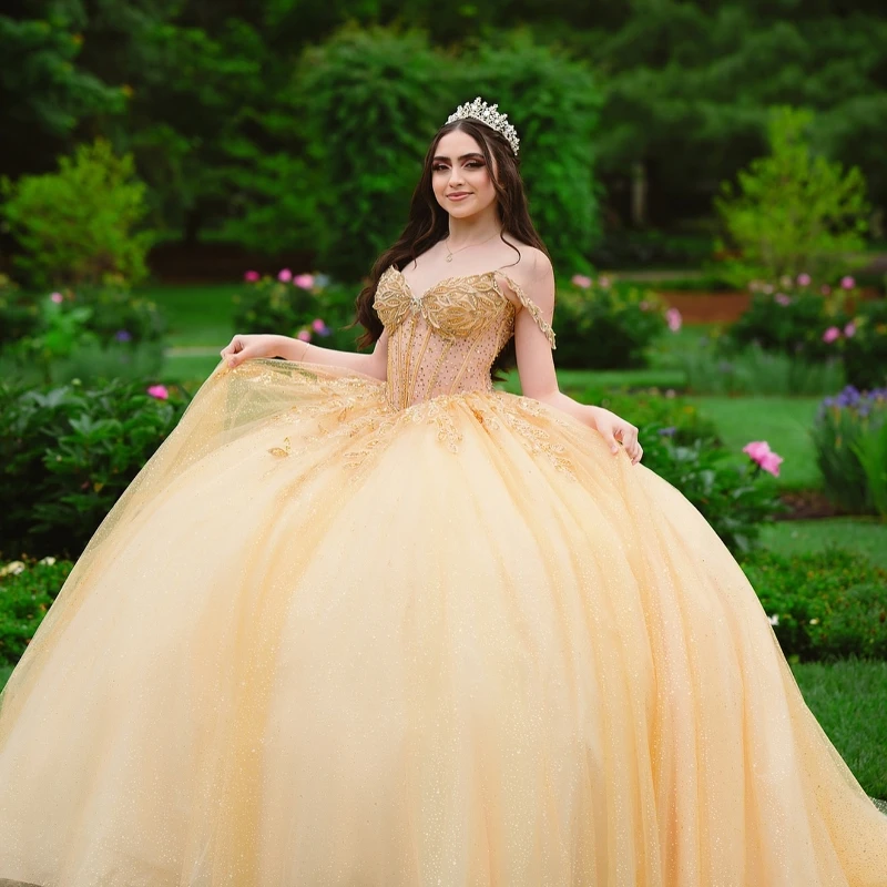 

2024 Yellow Shiny Quinceanera Dresses Ball Gown Sweetheart Beading Crystal Tulle Lace-Up Backless Party Princess Sweet 16 Dress