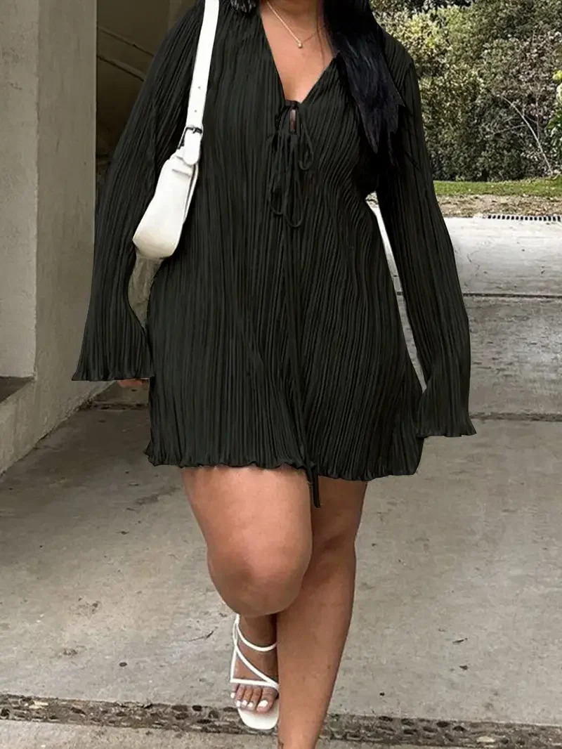 فستان زفاف قصير للضيوف باللون الأبيض (أو أخضر زيتوني مقاس كبير