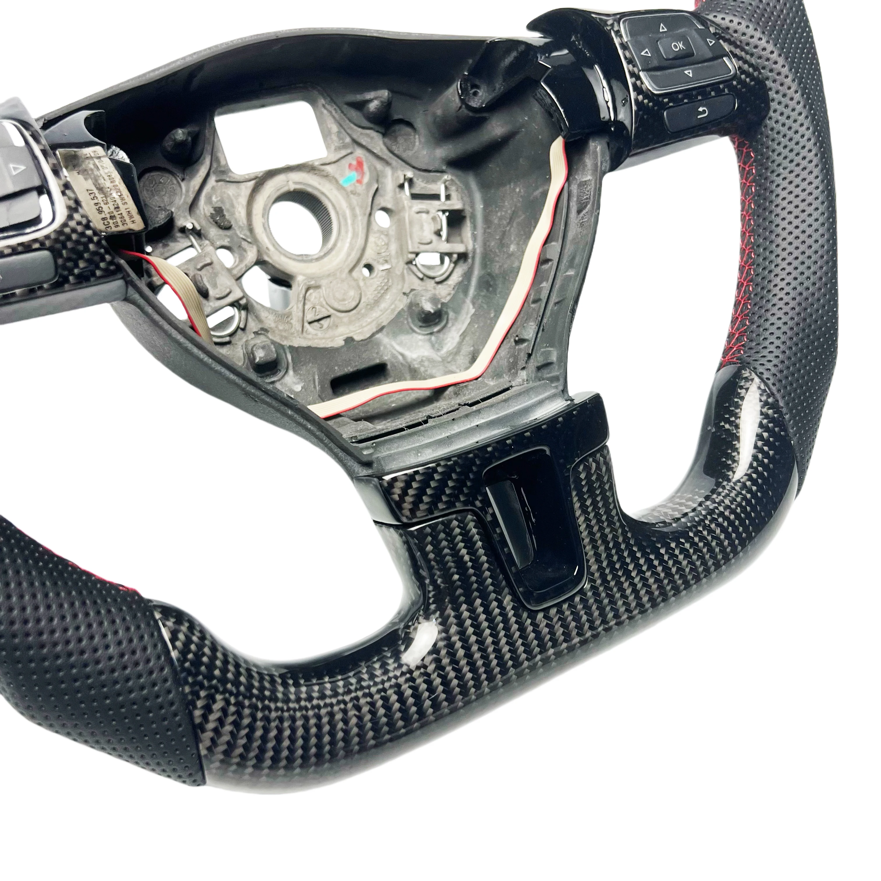 Minimally designed genuine carbon fiber handmade sports steering wheel suitable for Volkswagen MK6 MK5 MK7 MK8 Jetta Golf
