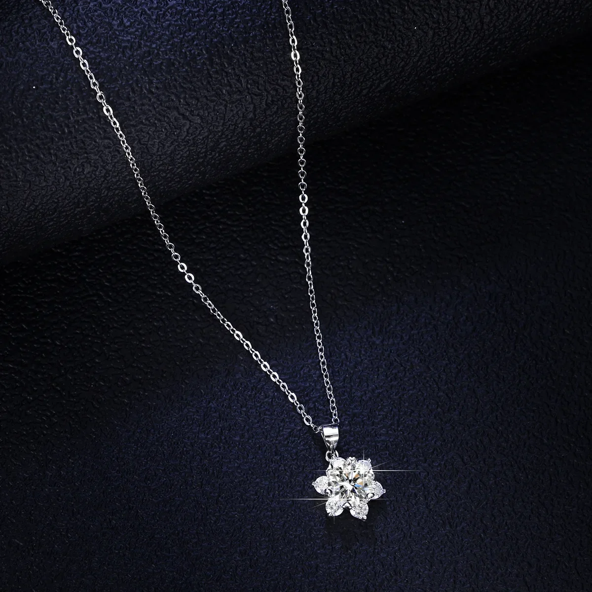 18K gold set with diamonds, 1-carat D-color moissanite necklace, snowflake pendant PT950 platinum VVS1 clarity collarbone chain