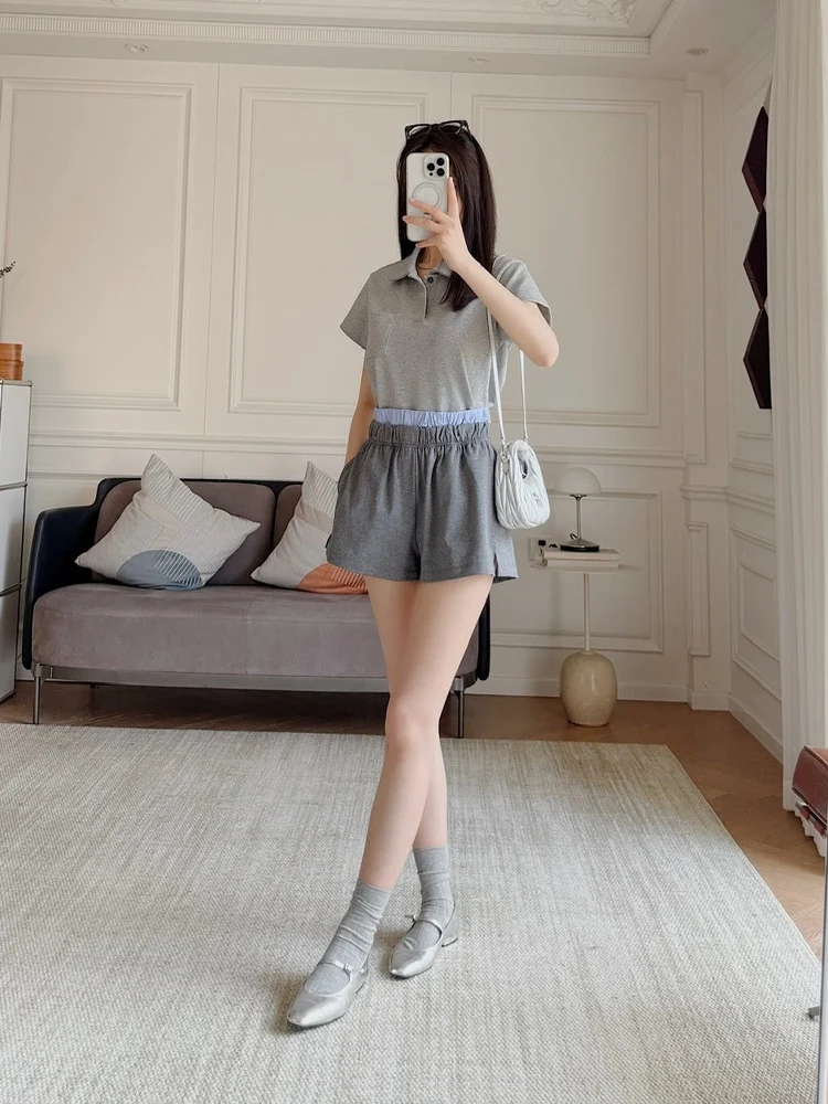 

Женский летний комплект: футболка и шорты с цветными вставками, синий