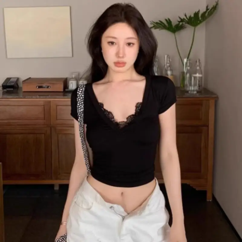 

Sexy and pure desire spicy girl V-neck lace patchwork exposed navel short sleeved T-shirt for women, slim fit short sleeved