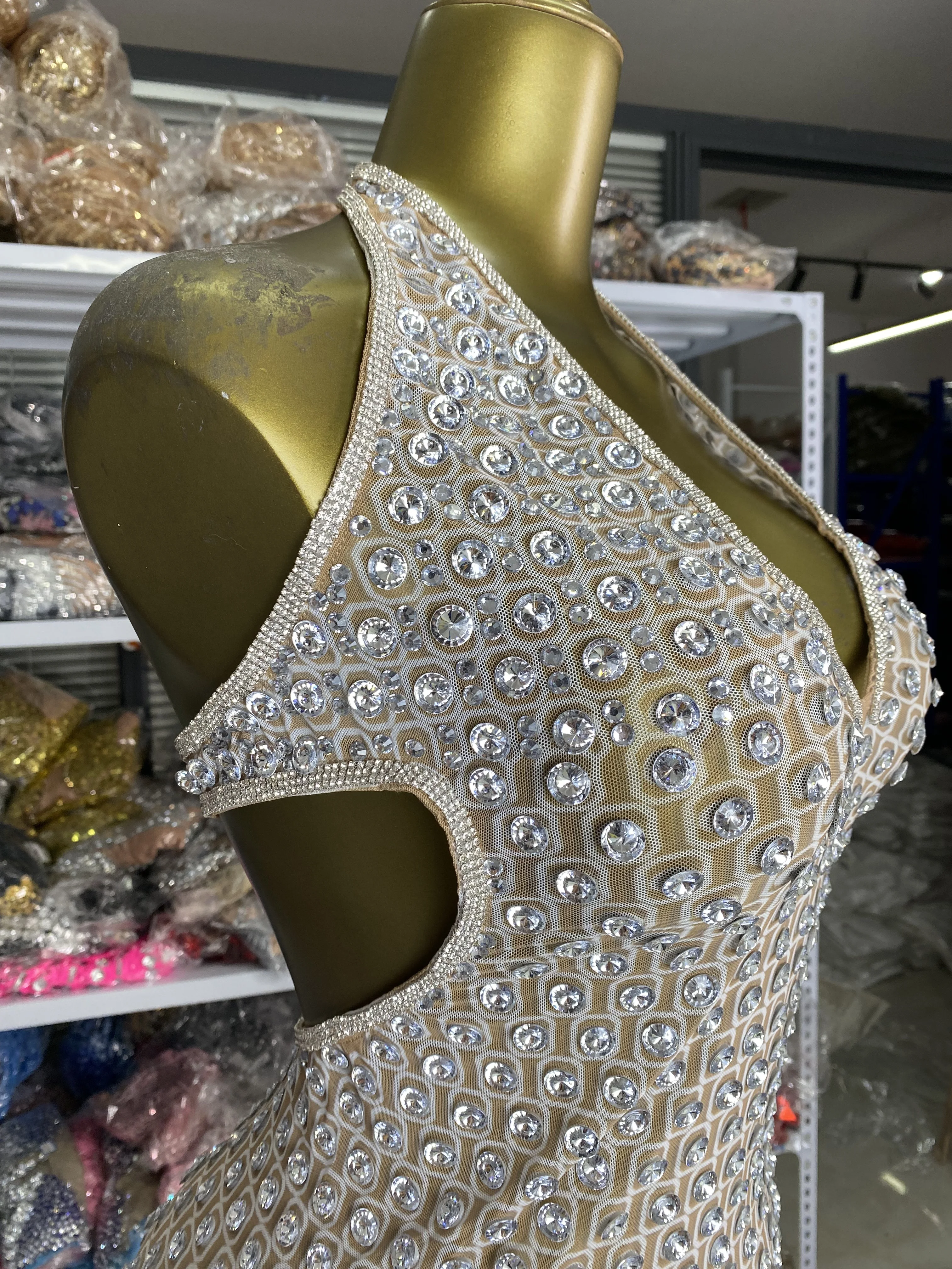 고급 패션 여성용 실버 반짝이 라인스톤 홀터 딥 V넥 컷아웃 맥시 롱 드레스 생일 연예인 이브닝 파티 가운