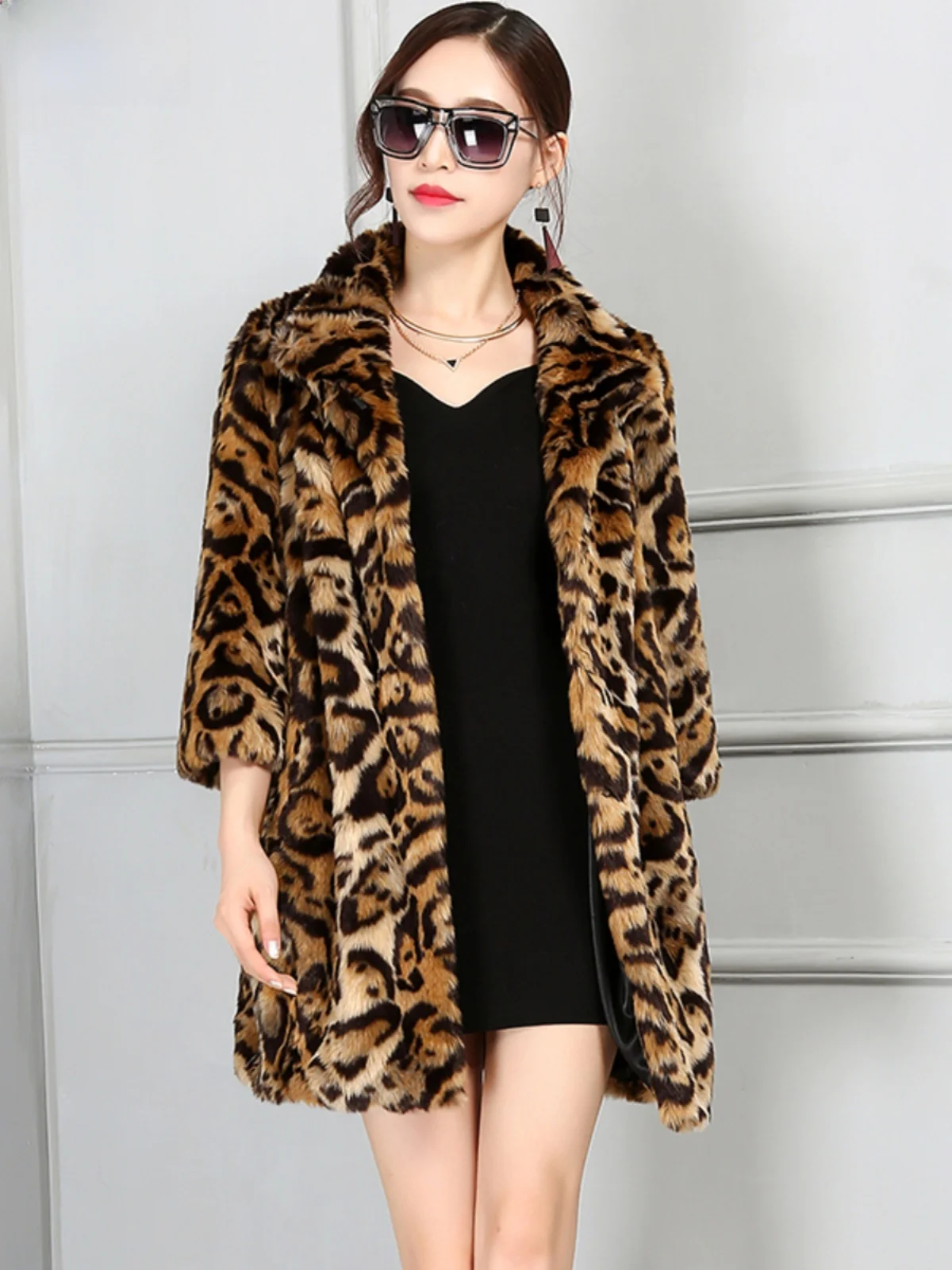 Trendy Leopard Print Jacket Women's Winter New Style Seven Sleeve Fake Fur Plush Coat Medium Length Standard Fit European Style