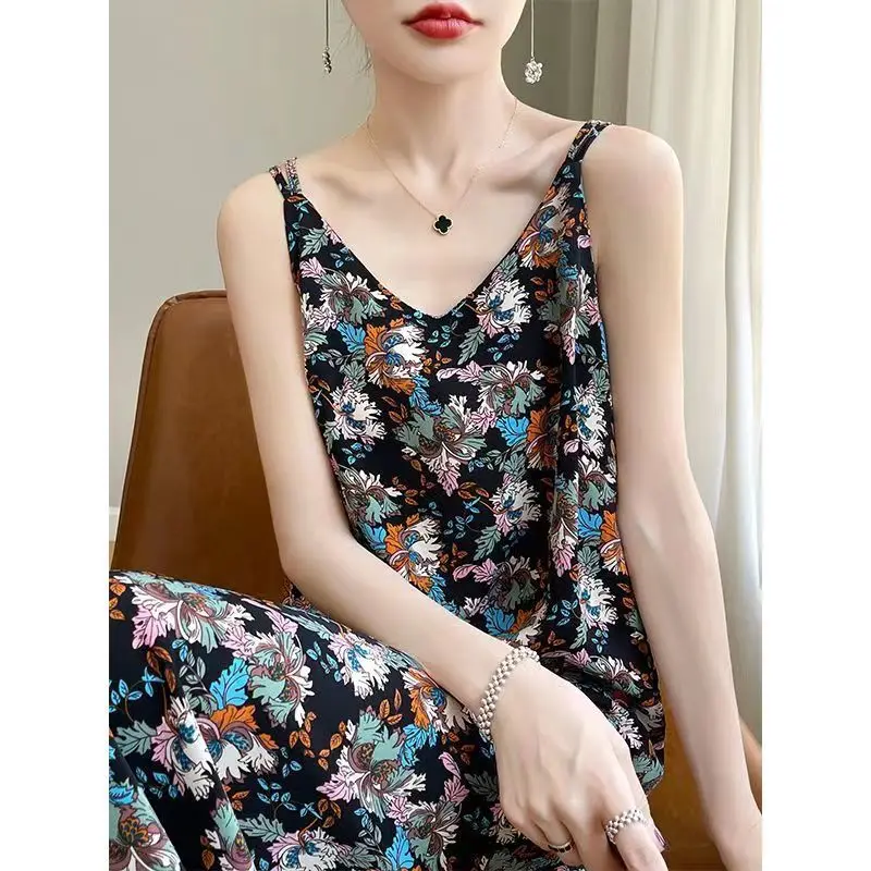 ชุดเดรสผู้หญิง ฤดูใบไม้ผลิ ฤดูร้อน 2024 รุ่นใหม่ ทรงหลวม สไตล์สาวออฟฟิศ ลายพิมพ์วินเทจ คอวี แขนกุด ลายดอกไม้
