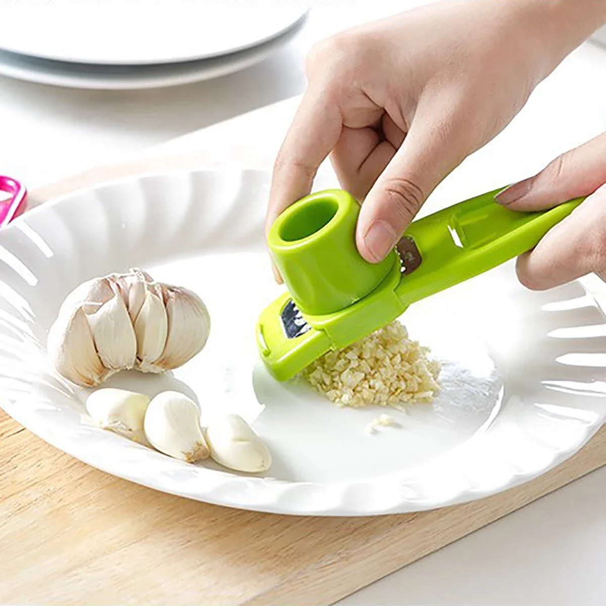 Home Creative Multi functional Mash Grinder 2025 practical Kitchen Small Tool Grinders Pressure Garlic Grinder Foam Garlic Mash