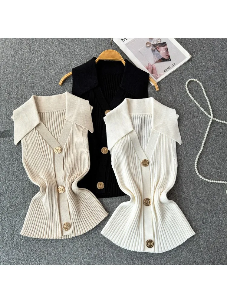 

Retro Knitted Vest Women's Summer New Collection, Niche POLO Collar, Short, Tight, Fashionable Hanging Neck Top for Women