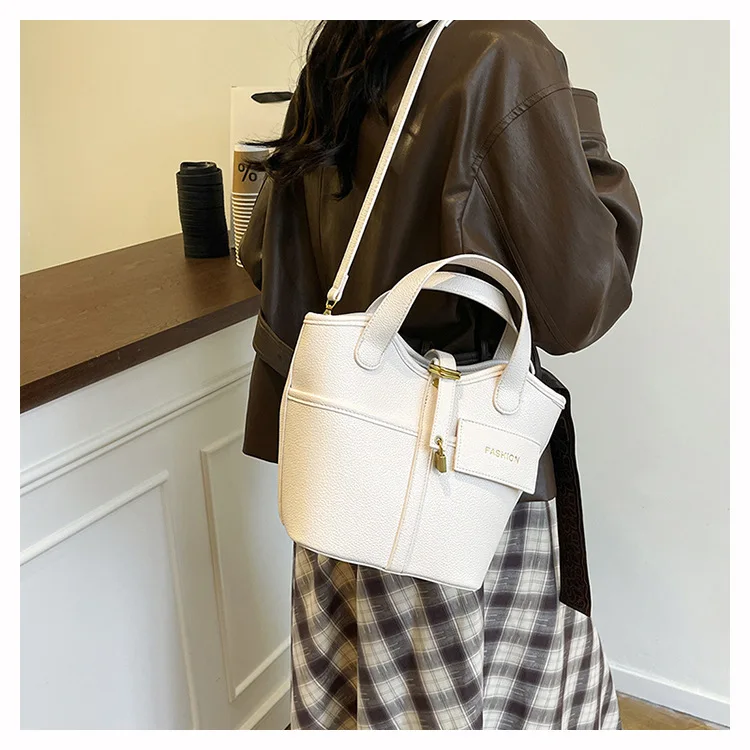 

2025 Women's Bucket Bag - Fashion Niche Texture, Shoulder/Crossbody/Handheld, Market Tote Design
