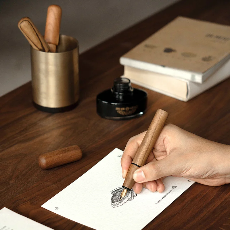 High Quality  Handmade Solid Wood Fountain Pen, Magnetic Buckle Cute Design Pocket Mini Calligraphy Pen