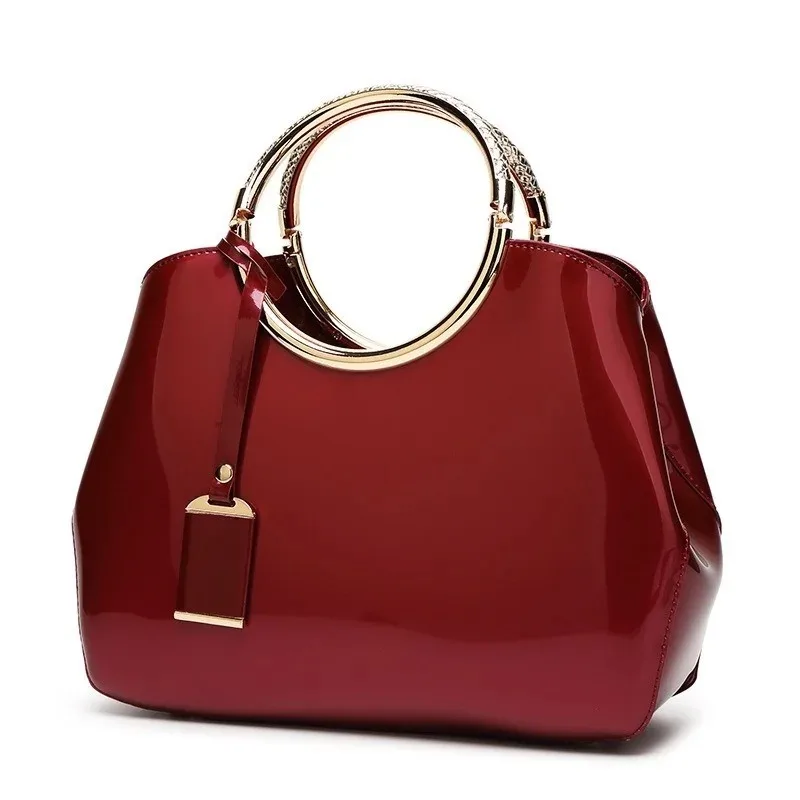 Korean Version of New Shiny and Versatile Retro Patent Leather Women\'s Crossbody Handbag with Trendy One Shoulder Luxury Handbag